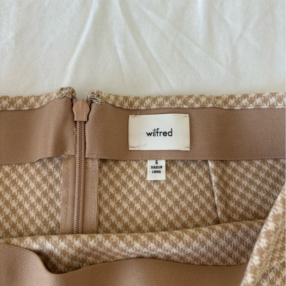 Aritzia Wilfred Mini skirt - Picture 2 of 4